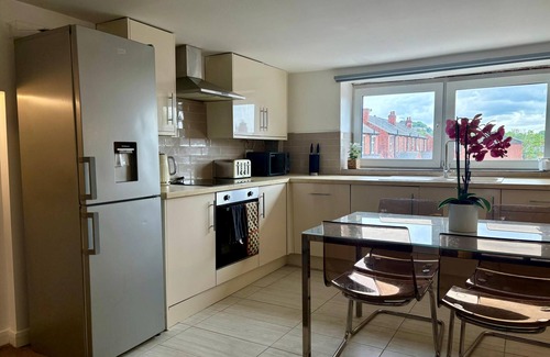 Kirkheaton Apartment | Hayy DealHouse Premium Stay