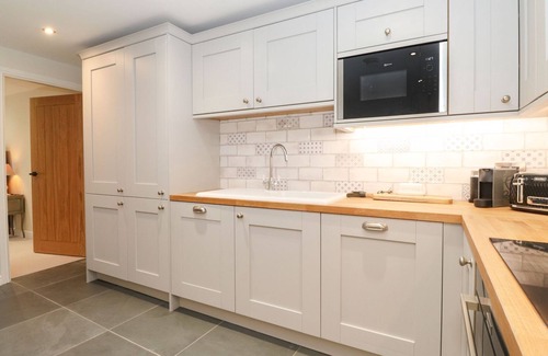 Low Newton Cottage | HAZELRIGG COTTAGE, pet friendly, with open fire in Newby Bridge