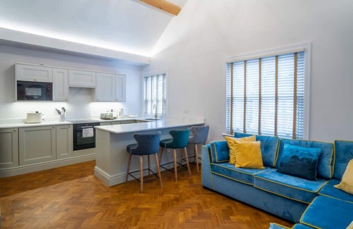 Crawley Apartment | Hazelwick Apartment Is a wonderful 2 bedroom Apartment