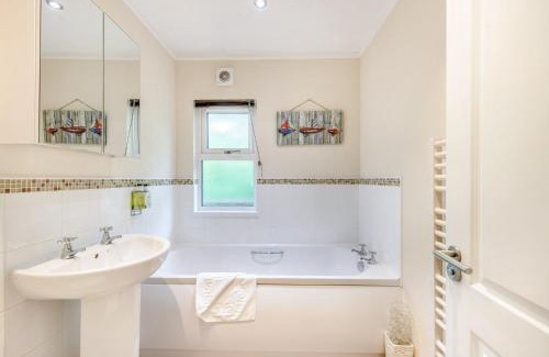 Narberth House | HB Hornbeam Lodge 02