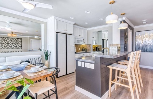 Santa Ana Heights Apartment | HB Ocean View Condo on the Sand