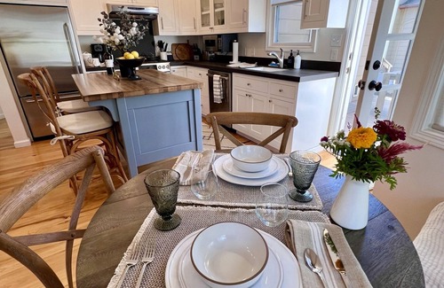 Healdsburg House | Healdsburg Plaza Charmer w/Hot Tub!