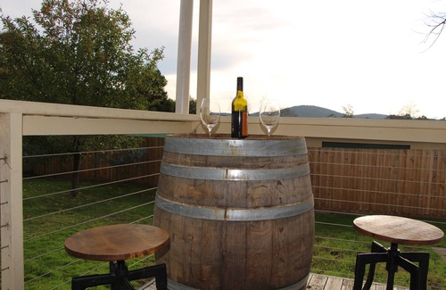 Healesville House | Healesville Cottage - just a short walk to the centre of town