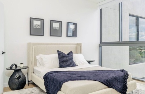 Wynwood Art District Apartment | Heart of Art District Heated Rooftop Pool Sauna Rides to Airport & Beach