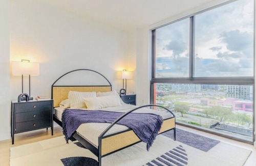 Wynwood Art District Apartment | Heart of Art District Heated Rooftop Pool Sauna Rides to Airport & Beach
