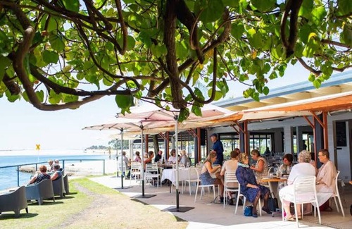 Maroochydore Apartment | HEART OF Cotton Tree- walk to BEACH - RIVER