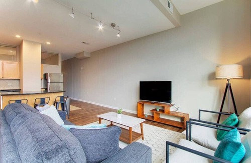 Gateway District Apartment | Heart of Downtown Cleveland | Free Parking