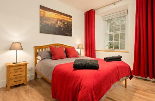 Old Town Apartment | Heart of Edinburgh's Historic Old Town - Blair Street