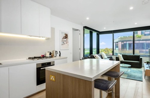 Glen Waverley Apartment | Heart of Glen Waverley Pool Gym Parking