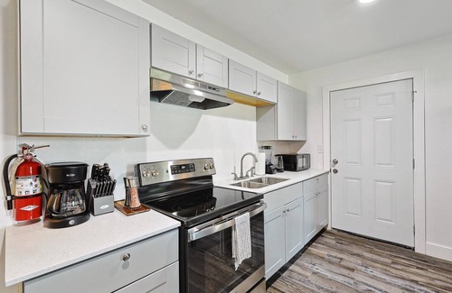 South Arlington House | Heart of Grand Prairie - 3 Bedrooms with Backyard