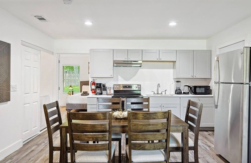 South Arlington House | Heart of Grand Prairie - 3 Bedrooms with Backyard