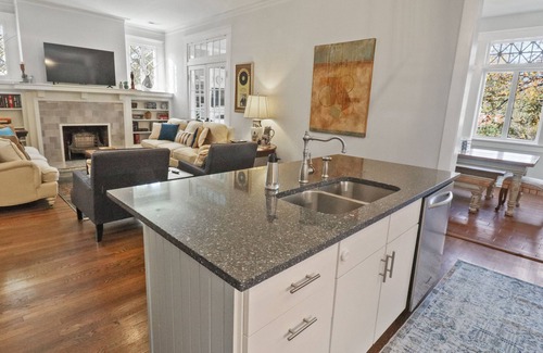 Central Gardens Apartment | Heart of the City Luxury Penthouse…. in Historic Central Gardens Neighborhood!