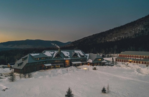 Bretton Woods Condo | Heart of the Presidential Range! Hiker Breakfast, Shared Bath, Trail Access