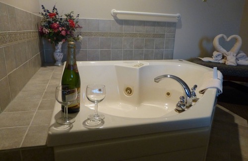 Cedarville Hotel | Hearthstone Inn & Suites