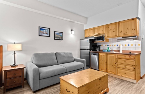 Sun Peaks Hotel | Hearthstone Lodge #419