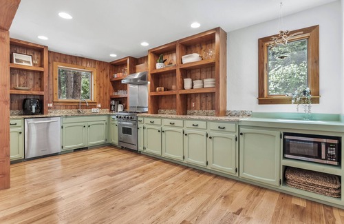 Sundance Cabin | Heartwood - Cozy 2 bedroom Wooded Sundance Cabin