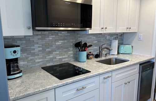 North Wildwood Condo | HEATED POOL and a BEAUTIFULLY RENOVATED CONDO! 2 Bedrooms, 1 bath.