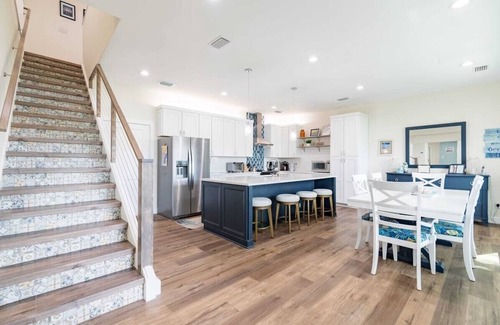 Cocoa Isles House | Heated Pool-Canal-Walk to Beach-Kayaks-Beach Gear