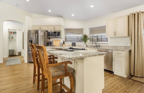 Trafalgar House | Heated Pool, GameRoom, EV Charger, Family Friendly