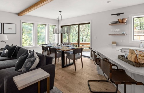 Stowe Area Condo | Heated Pool/Hot Tub Access & Near Stowe Mtn resort
