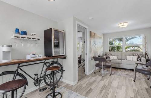 Historic District House | Heated Pool, Outdoor Dining & Grill, Near the Beach - Heart of Punta Gorda - Roelens