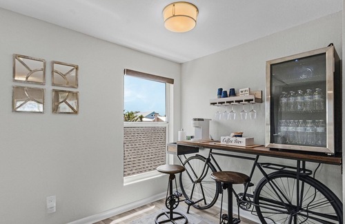 Historic District House | Heated Pool, Outdoor Dining & Grill, Near the Beach - Heart of Punta Gorda - Roelens