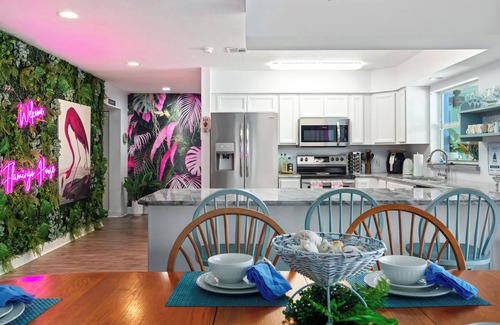 Grove City House | Heated Pool Pet Friendly Arcade games Bikes