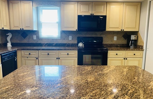 Baywood Village House | Heated Pool/Ping pong/Foosball/Short drive 2 Beach