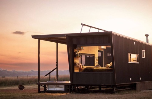 Myrup Cabin | Heath the Tiny Cabin in Esperance