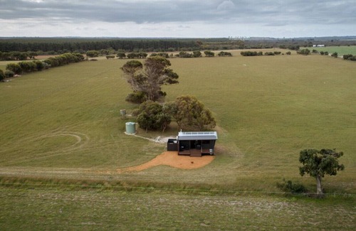 Myrup Cabin | Heath the Tiny Cabin in Esperance
