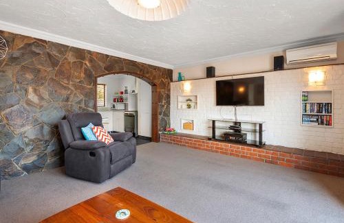 Taupo House | Heathcote Cottage - Taupo Holiday Home