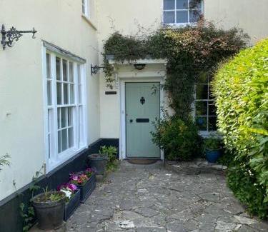Milborne Saint Andrew Bed & Breakfast | Heathcote House