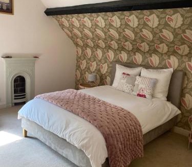Milborne Saint Andrew Bed & Breakfast | Heathcote House