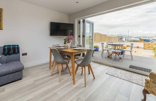 Port Saint Mary Cottage | Heather Cottage is a beautifully light and airy seaside cottage a stone's throw from the picture per