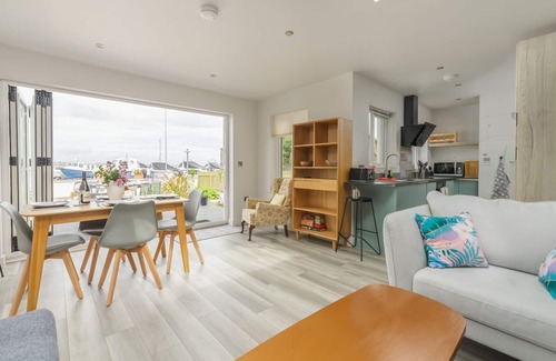 Port Saint Mary Cottage | Heather Cottage is a beautifully light and airy seaside cottage a stone's throw from the picture per