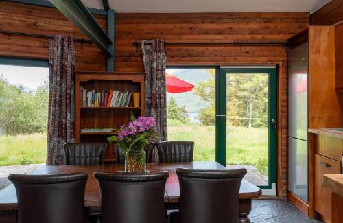 Leenane Apartment | Heather Lodge with Sea and Mountain Views