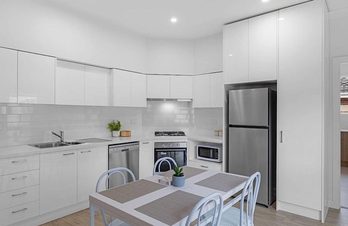 Frankston House | Heatherhill Cottage - Mornington Peninsula Gateway