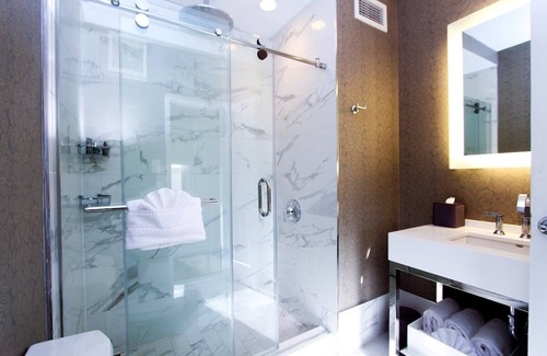 Kalorama Heights Hotel | Heaton Suite, Churchill Hotel, Private Parking, Walking Distance to Museums