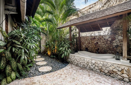 Banjar Semer Villa | Heaven 4 BR Villa with Large Pool and Jacuzzi