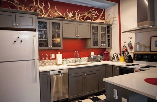 Livingston Apartment | Heaven: Hip Downtown Livingston Loft
