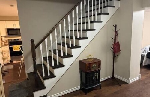 Courtland House | Heaven Retreats Cozy & Rest Room