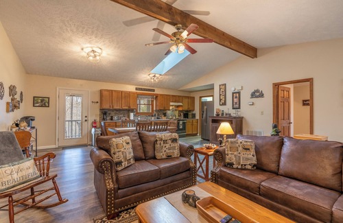 Wears Valley House | Heaven's Hideaway - 2 King Suites/Pet Friendly/Hot Tub/Firepit