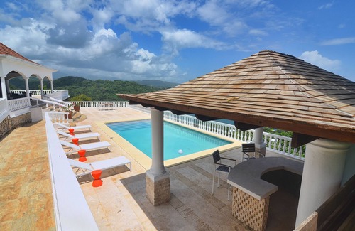Drapers Villa | Heaven Villa - We are not on the water, we are above!