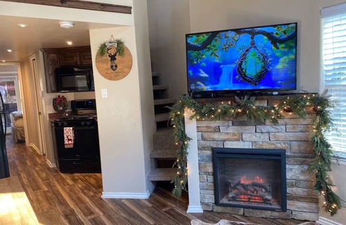 Canton Cabin | Heavenly Escape in the Forest- Under the Stars-Tiny Home near Canton, Tx