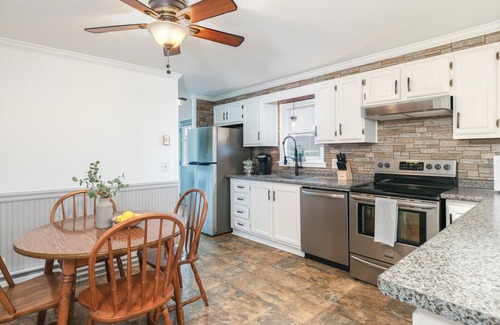 Cowanesque Cottage | Heavenly Fox Cottage-Minutes from Cowanesque Lake