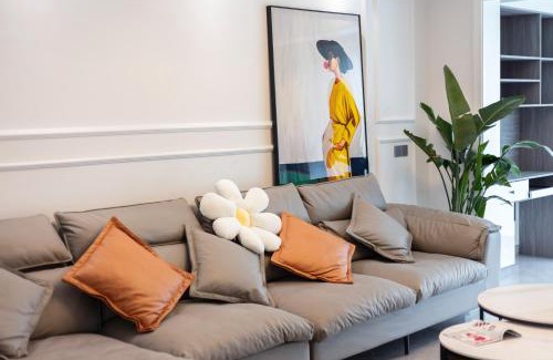 Yongding Apartment | Heavens Gate homestay free pick up service from train station and airport