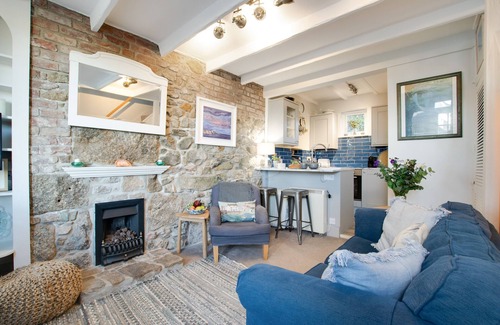 St Ives House | Hebe Cottage - Two Bedroom House, Sleeps 4