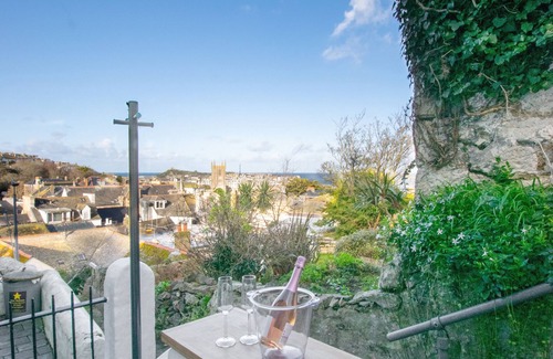 St Ives House | Hebe Cottage - Two Bedroom House, Sleeps 4