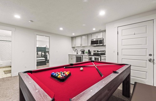 Heber House | Heber Getaway | Hot Tub | Pet-Friendly | Game Room
