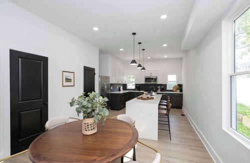 Walnut Hills House | Heights on Wayne by Blackhouse